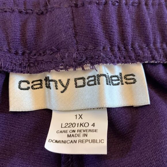 Cathy Daniels short length purple pants Size 1X NWT - Picture 5 of 6
